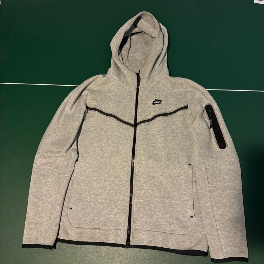 Men’s Medium Light Gray Nike Tech Jacket Hoodie